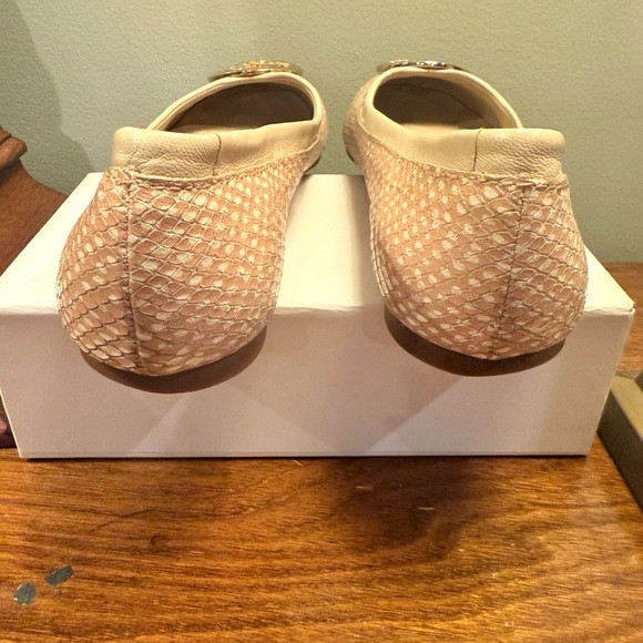 Tory Burch Reva Flat Beige/Cream Polka Dot Snake Spring Dune w/Gold Size 7 $248 - Picture 10 of 11